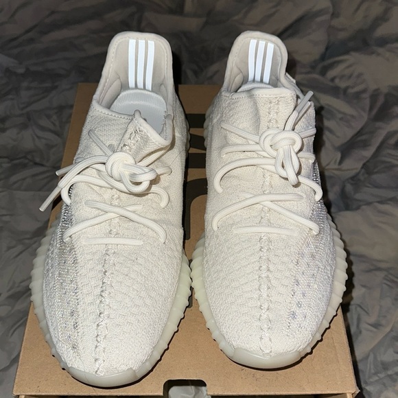 YEEZY 350 V2 BONE